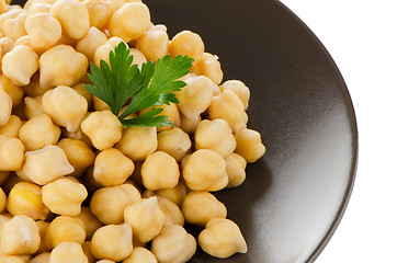 Image showing Chickpeas in a brown plate