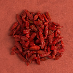 Image showing Circle of dry red goji berries