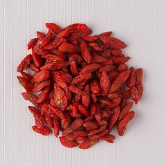 Image showing Circle of dry red goji berries