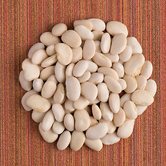 Image showing Circle of white beans