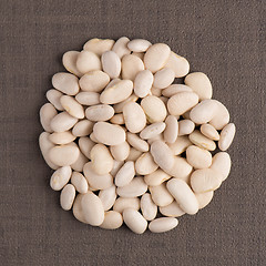 Image showing Circle of white beans