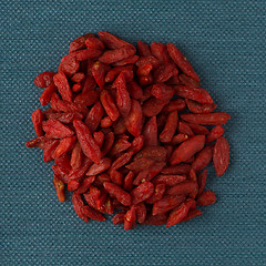 Image showing Circle of dry red goji berries