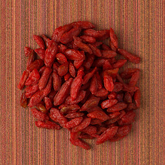 Image showing Circle of dry red goji berries