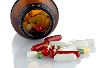 Image showing Pills from bottle