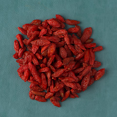 Image showing Circle of dry red goji berries