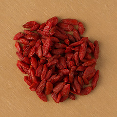 Image showing Circle of dry red goji berries