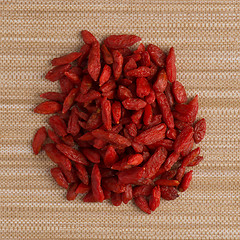 Image showing Circle of dry red goji berries