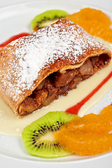 Image showing Apple strudel