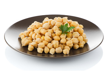 Image showing Chickpeas in a brown plate