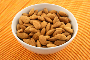 Image showing Fresh almonds in a bowl