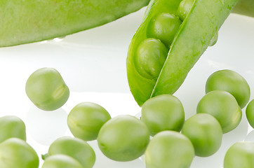 Image showing Fresh green pea pod