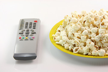 Image showing paper plate and popcorn