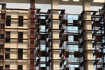 Image showing construction workers horizontal