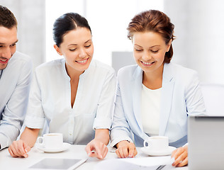 Image showing business team having discussion in office