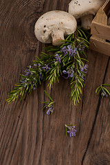 Image showing Champignons in a wooden box