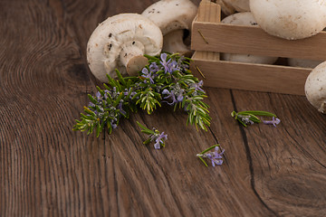 Image showing Champignons in a wooden box