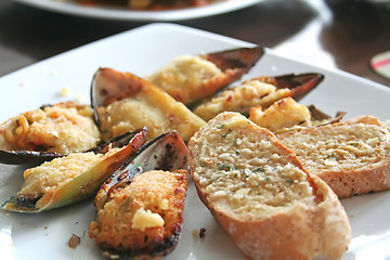 Image showing Baked mussels