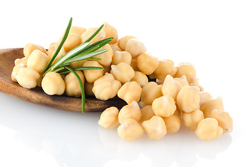 Image showing Chickpeas over wooden spoon