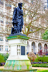 Image showing   statue in old city of london  