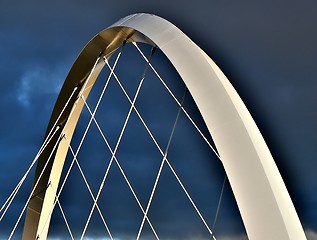 Image showing White arch bridge