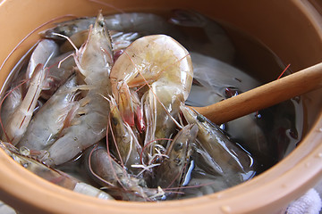 Image showing Whole raw prawns