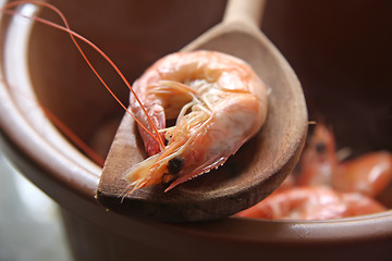 Image showing Whole cooked prawns