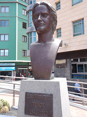 Image showing statue of Suso Mariategui famous tenor opera singer of Grand Can
