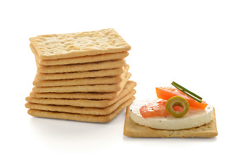 Image showing Crackers with cheese and tomato