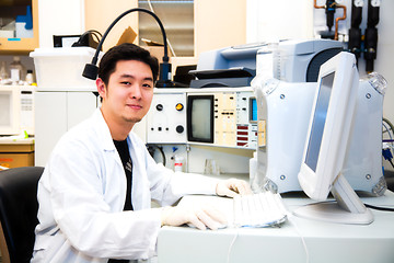 Image showing Working scientist