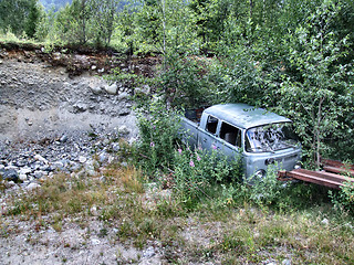 Image showing Abandoned car