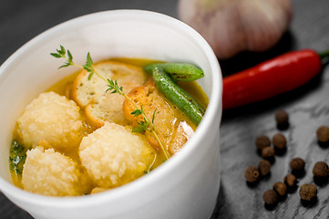 Image showing Delicious portion of cream soup with crackers