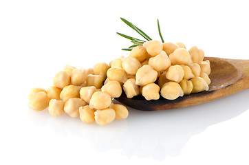 Image showing Chickpeas over wooden spoon