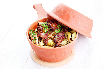 Image showing clay pot with meat