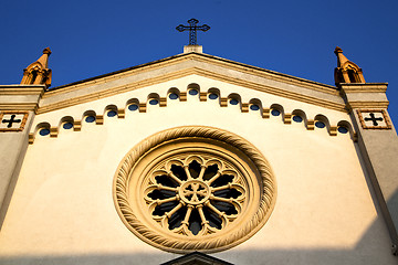 Image showing rose window  italy  lombardy     in  the gorla  old   