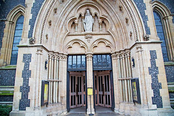 Image showing door southwark  cathedral in london england old  construction an