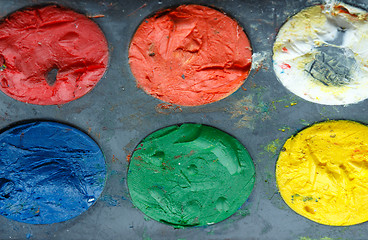 Image showing Box of paints