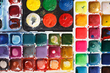 Image showing Box of paints