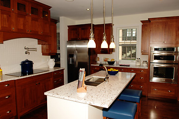 Image showing Big spacy kitchen in a new house.
