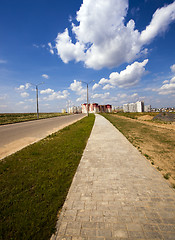 Image showing the road to the city  