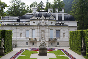 Image showing Facade of castle Linderhof, Bavaria