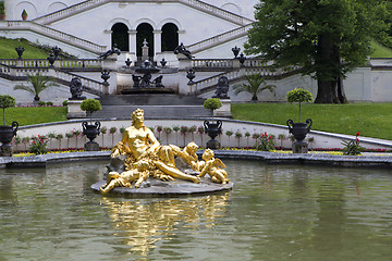 Image showing Golden fountain at the castle park Linderhof, Bavaria