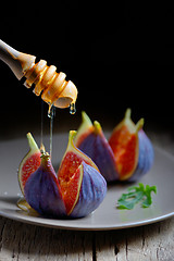 Image showing Figs with honey 