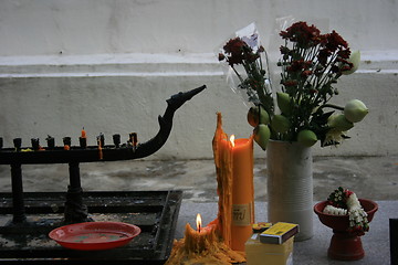 Image showing Candles and flowers