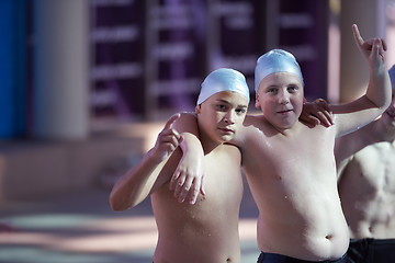 Image showing chil group  at swimming pool