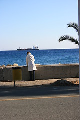 Image showing The woman and the sea