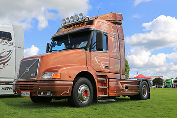 Image showing Volvo NH12 460 Truck Tractor in a Show