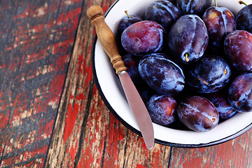 Image showing bowl of plums