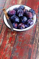 Image showing bowl of plums