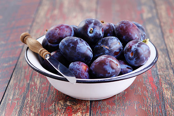 Image showing bowl of plums