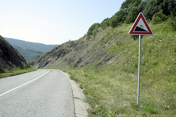 Image showing road descent